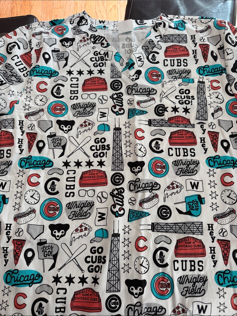 Chicago Cubs Patterned Scrub Top - White with Teal & Red